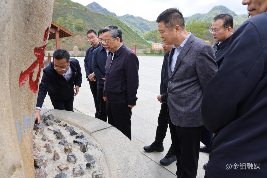 20230512-陜西省第三大氣污染治理專項(xiàng)督察組來(lái)礦山分公司督導(dǎo)檢查大氣污染治理工作 (2).JPG 20230512-陜西省第三大氣污染治理專項(xiàng)督察組來(lái)礦山分公司督導(dǎo)檢查大氣污染治理工作 (2).JPG